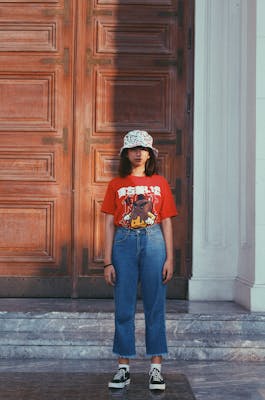 How to Style Women’s Oversized T-Shirts